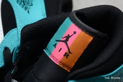 3504 Jordan Air South Minimalist Mid 272 1 852542- Beach 0825